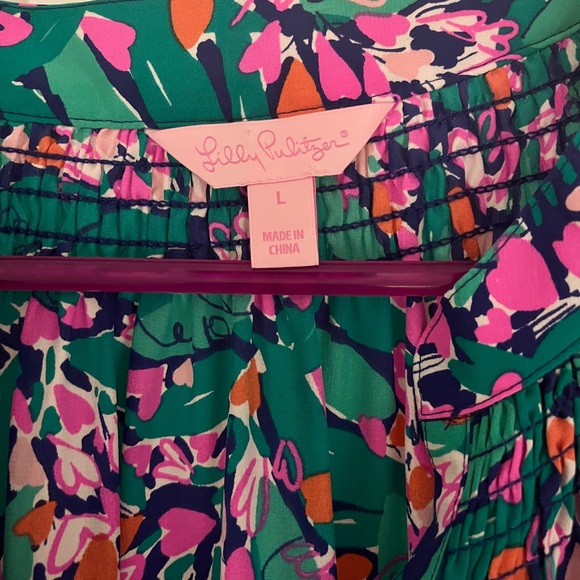 lilly pulitzer blouse 
new no tags
size large - Picture 2 of 3